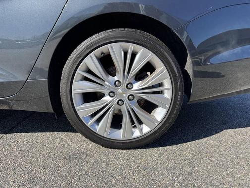 Black 2018 Chevrolet Impala 2LZ