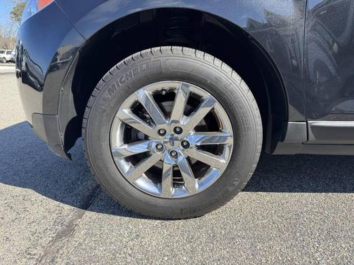 Tuxedo Black Metallic 2013 Ford Edge SEL