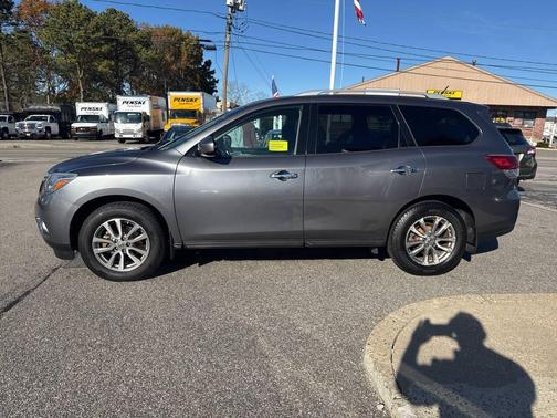 2016 Nissan Pathfinder SV