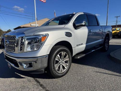 2017 Nissan Titan SL