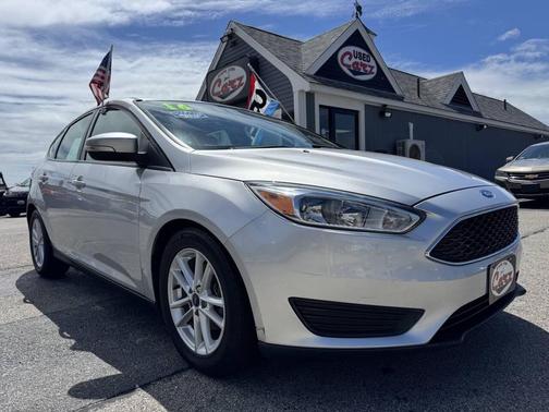 Gray 2016 Ford Focus SE