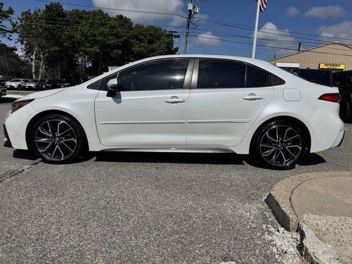 Wind Chill Pearl 2022 Toyota Corolla SE