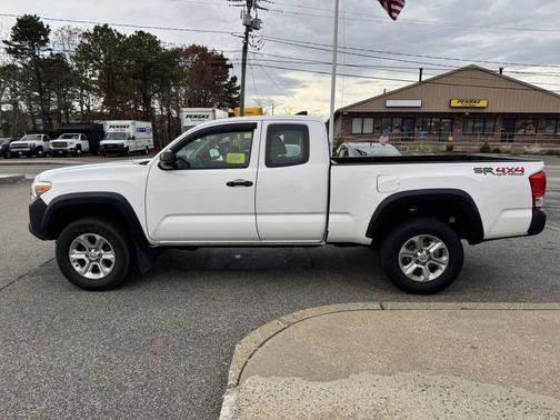2016 Toyota Tacoma SR