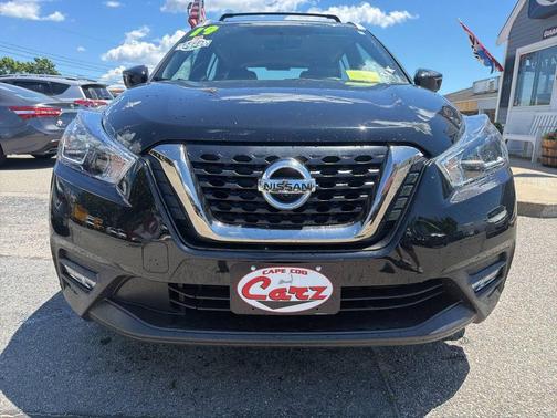 Super Black 2019 Nissan Kicks SR
