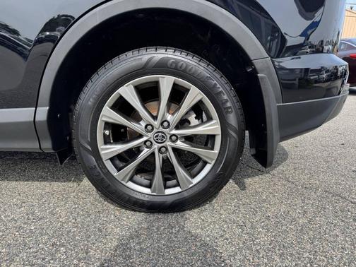 2017 Toyota RAV4 Limited