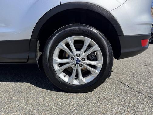 Ingot Silver Metallic 2018 Ford Escape SEL