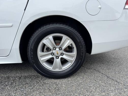 Summit White 2015 Chevrolet Impala Limited LS