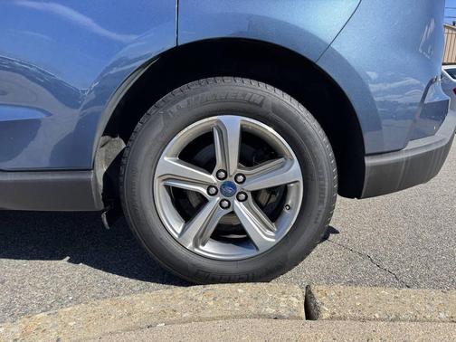 Blue Metallic 2019 Ford Edge SEL
