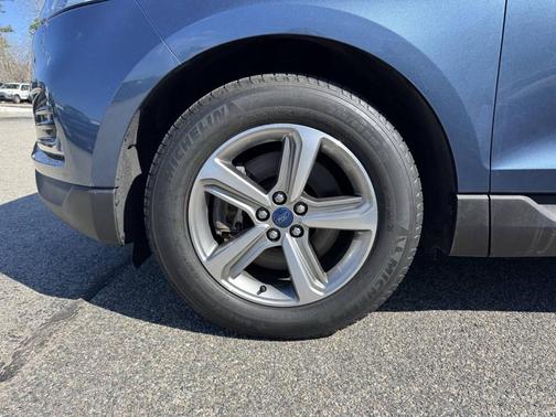 Blue Metallic 2019 Ford Edge SEL