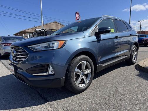 Blue Metallic 2019 Ford Edge SEL