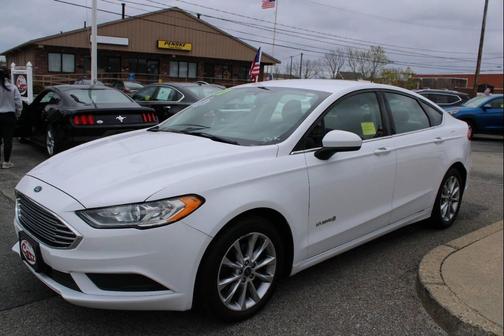 Oxford White 2017 Ford Fusion Hybrid S