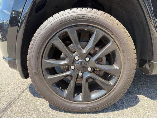 Diamond Black Crystal Pearlcoat 2018 Jeep Grand Cherokee Altitude
