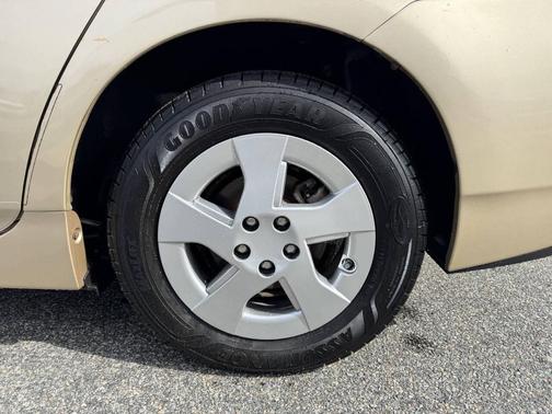 2010 Toyota Prius III