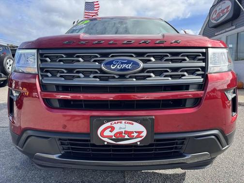 Magnetic Metallic 2019 Ford Explorer XLT