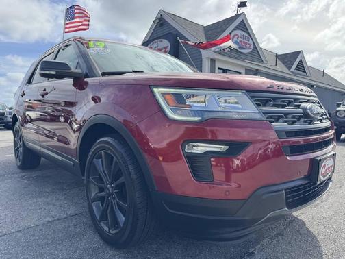Magnetic Metallic 2019 Ford Explorer XLT