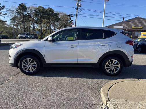 Molten Silver 2018 Hyundai TUCSON SE