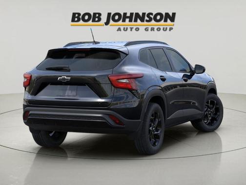 Mosaic Black Metallic 2026 Chevrolet Trax LT