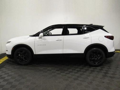 Photo 5 of 21 of 2023 Chevrolet Blazer 2LT
