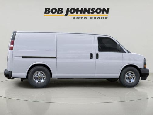 Summit White 2025 Chevrolet Express 3500 Work Van