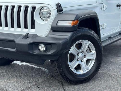 Bright White Clearcoat 2018 Jeep Wrangler Unlimited Sport