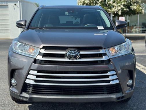 Predawn Gray Mica 2018 Toyota Highlander XLE