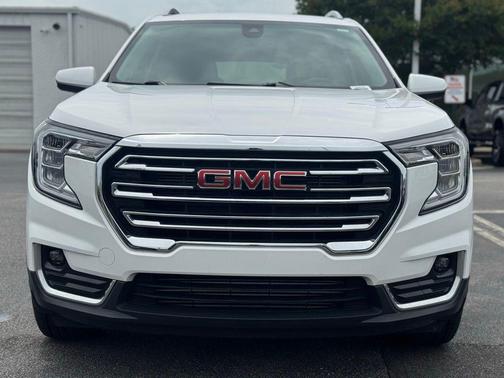 Summit White 2024 GMC Terrain SLT
