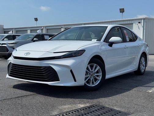 Ice Cap 2026 Toyota Camry LE