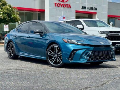 Ocean Gem/Midnight Black Metallic 2025 Toyota Camry XSE