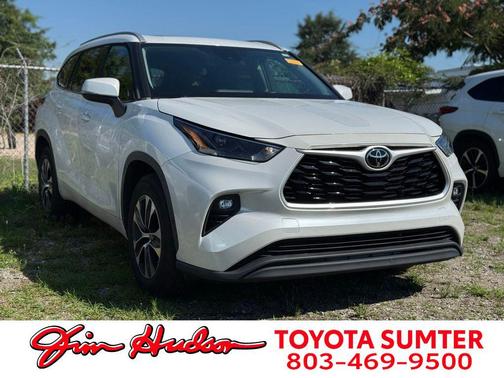 Wind Chill Pearl 2022 Toyota Highlander XLE