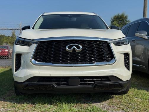 Majestic White 2023 INFINITI QX60 Luxe