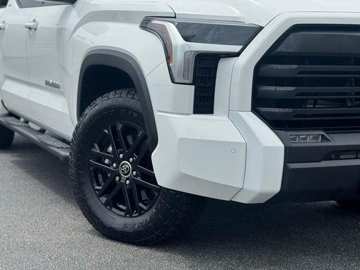 Ice Cap 2023 Toyota Tundra SR5