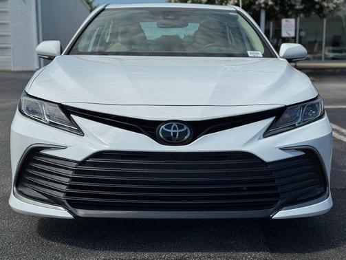 Ice Cap 2024 Toyota Camry LE