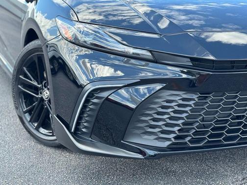 Midnight Black Metallic 2026 Toyota Camry SE
