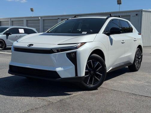 Wind Chill Pearl 2026 Toyota bZ XLE Plus