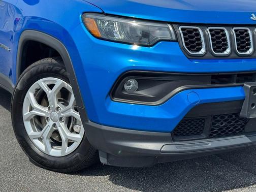 Hydro Blue Pearlcoat 2024 Jeep Compass Latitude