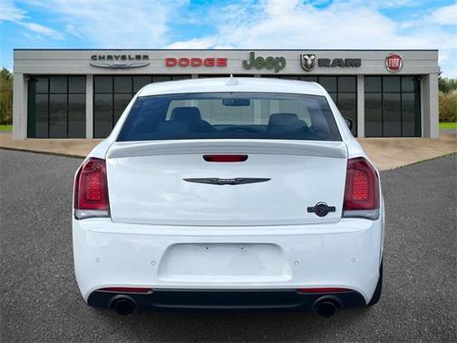 2023 Chrysler 300 C