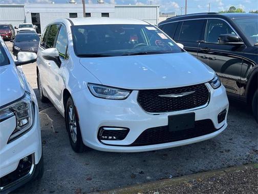 2023 Chrysler Pacifica Touring