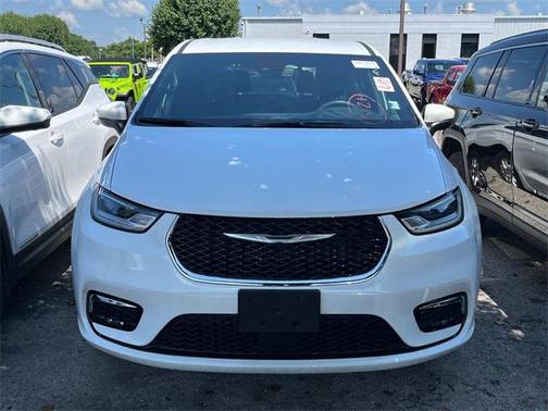 2023 Chrysler Pacifica Touring