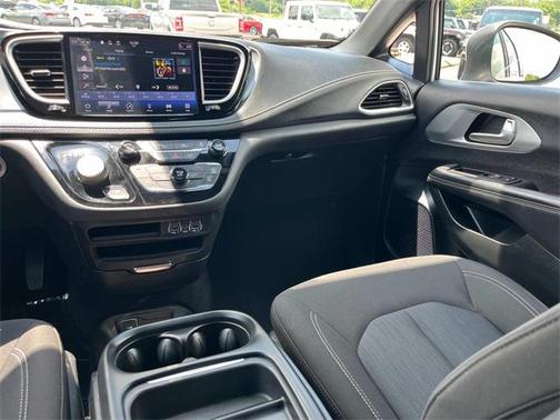 2023 Chrysler Pacifica Touring