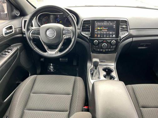 2022 Jeep Grand Cherokee Laredo