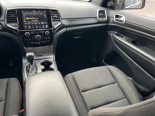 2022 Jeep Grand Cherokee Laredo