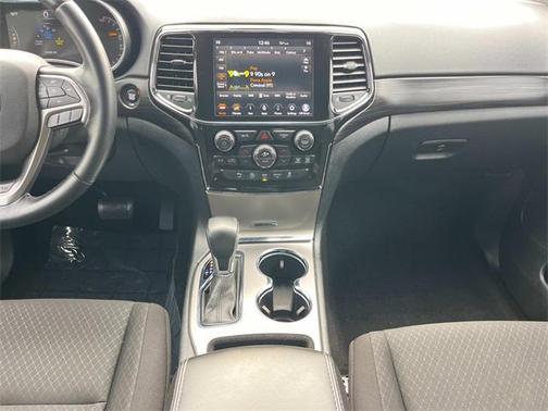 2022 Jeep Grand Cherokee Laredo