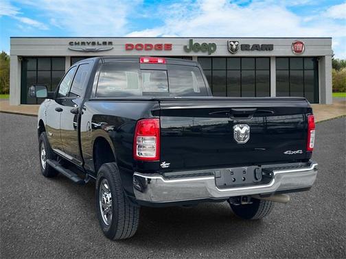 2022 RAM 2500 Tradesman Crew Cab 4x4 6'4' Box