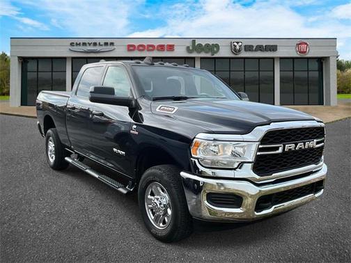 2022 RAM 2500 Tradesman Crew Cab 4x4 6'4' Box