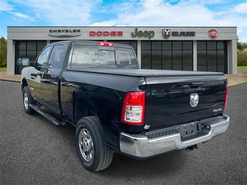 2022 RAM 2500 Tradesman Crew Cab 4x4 6'4' Box