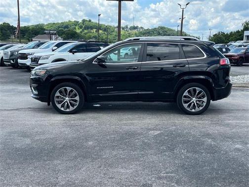 2019 Jeep Cherokee Overland