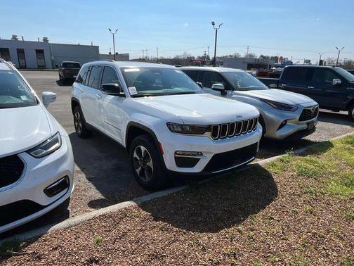Bright White Clearcoat 2023 Jeep Grand Cherokee 4xe Base