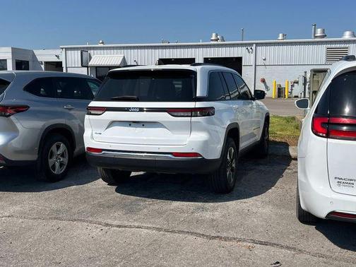 Bright White Clearcoat 2023 Jeep Grand Cherokee 4xe Base