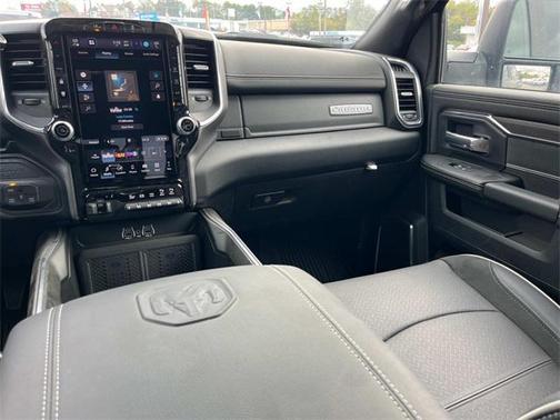 2025 RAM 2500 Laramie Crew Cab 4x4 6'4' Box