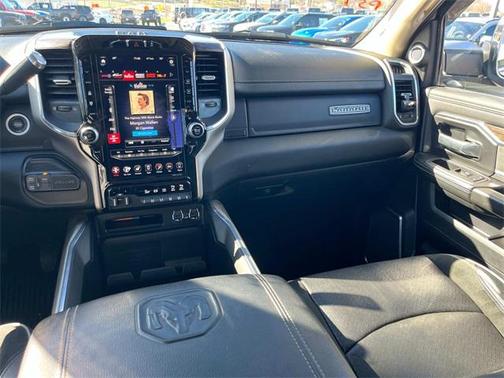 2021 RAM 3500 Laramie Crew Cab 4x4 8' Box